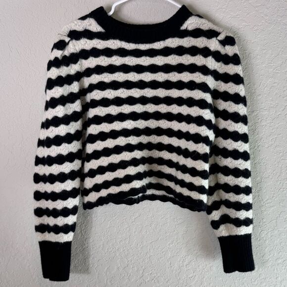 & OTHER STORIES Scalloped Crochet Merino Jumper - Picture 2 of 12